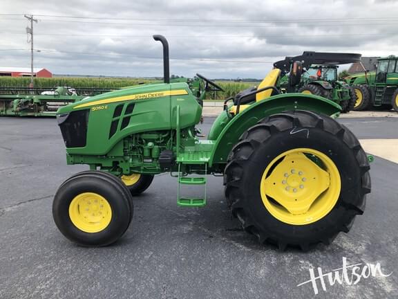 Image of John Deere 5050E equipment image 2