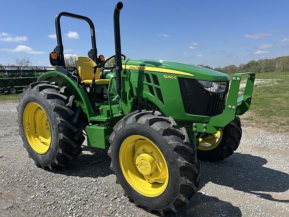 Image of John Deere 5050E equipment image 3