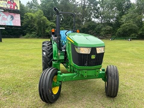 Image of John Deere 5050E equipment image 3