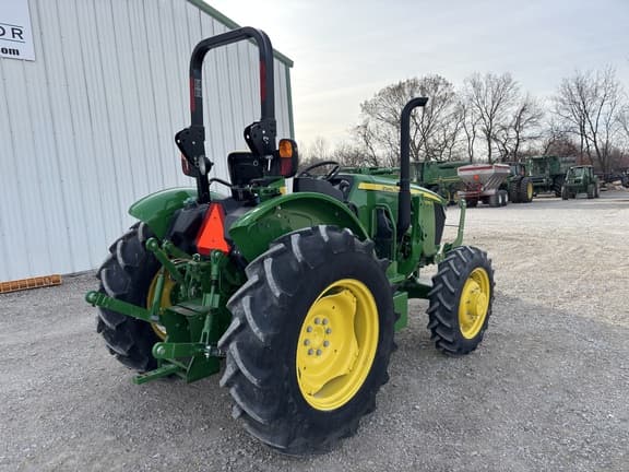 Image of John Deere 5050E equipment image 4