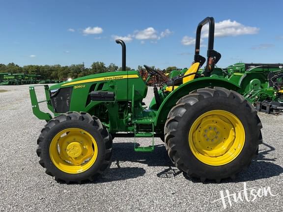 Image of John Deere 5050E equipment image 3