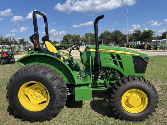 Image of John Deere 5050E equipment image 3