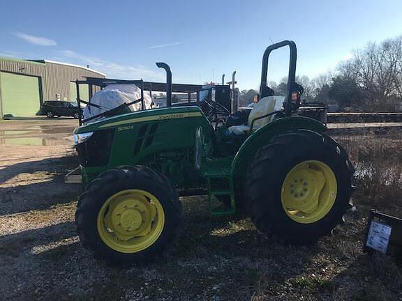 Image of John Deere 5050E equipment image 4