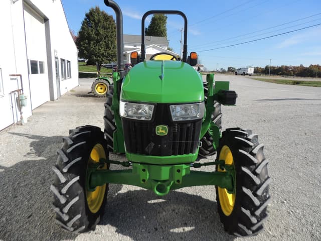 Image of John Deere 5050E equipment image 4