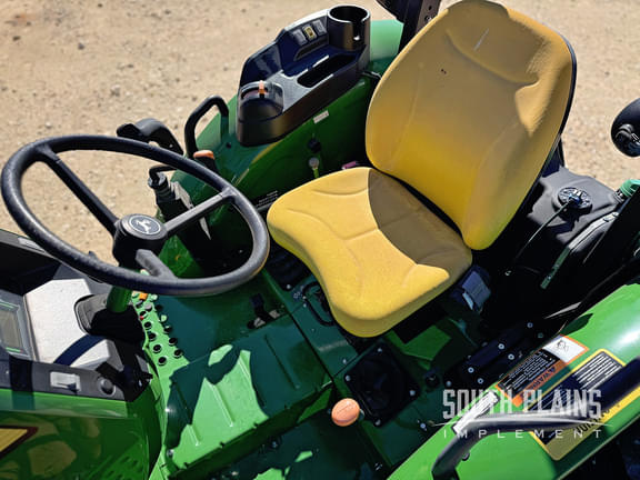Image of John Deere 5050E equipment image 4