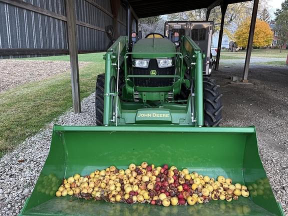 Image of John Deere 5050E equipment image 3