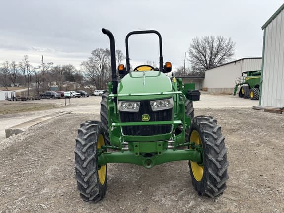Image of John Deere 5050E equipment image 4