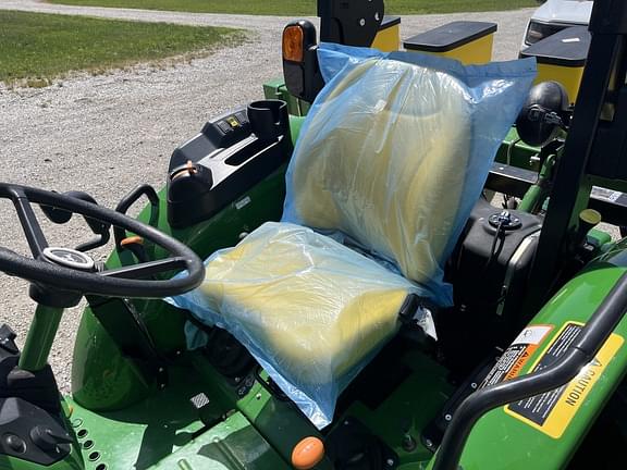 Image of John Deere 5050E equipment image 4