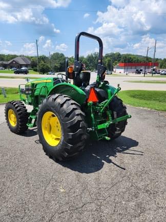 Image of John Deere 5050E equipment image 4