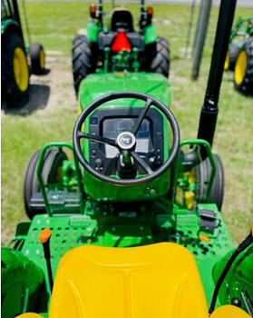 Image of John Deere 5050E equipment image 4