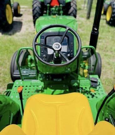 Image of John Deere 5050E equipment image 4