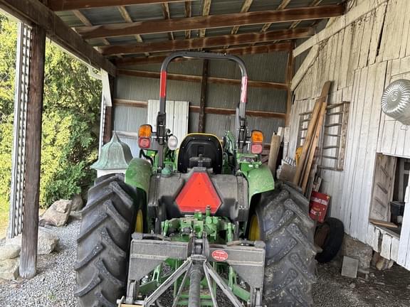 Image of John Deere 5050E equipment image 3