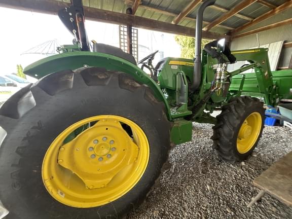 Image of John Deere 5050E equipment image 2