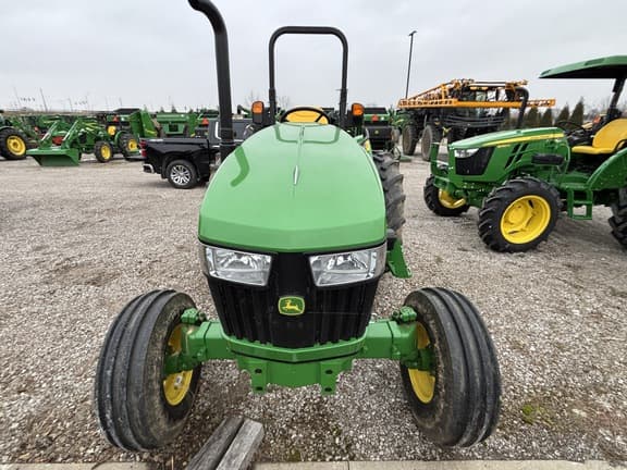 Image of John Deere 5060E equipment image 3