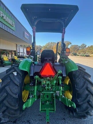 Image of John Deere 5060E equipment image 1