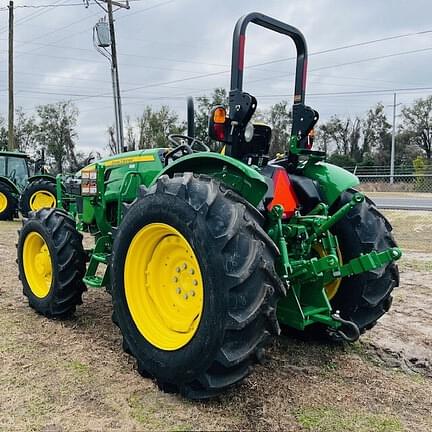 Image of John Deere 5060E equipment image 1