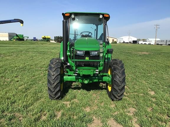 Image of John Deere 5060E equipment image 1