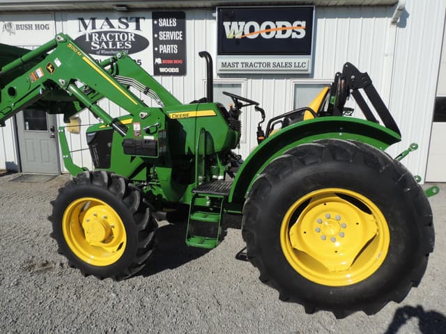 Image of John Deere 5060E equipment image 1