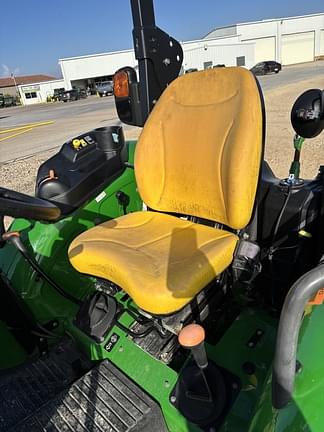 Image of John Deere 5060E equipment image 4