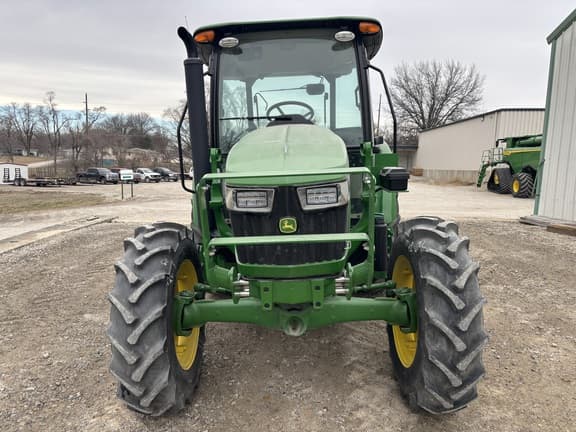 Image of John Deere 5060E equipment image 4