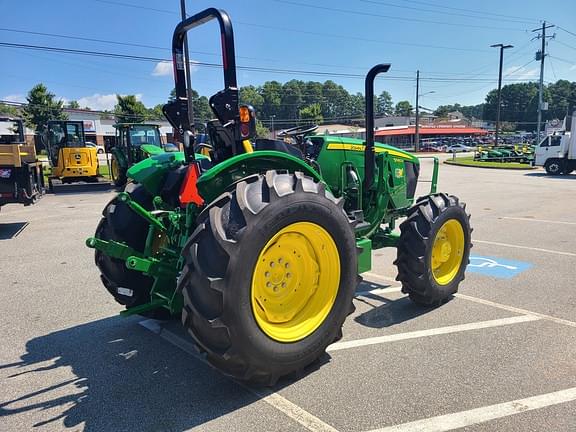 Image of John Deere 5060E equipment image 3