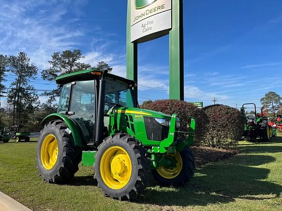 Image of John Deere 5060E equipment image 1