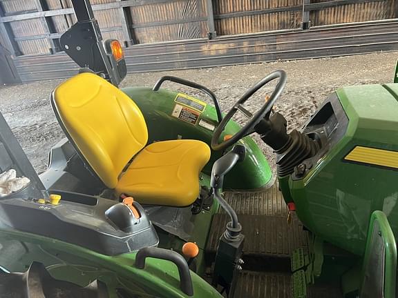 Image of John Deere 5060E equipment image 4