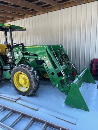 Image of John Deere 5060E equipment image 1