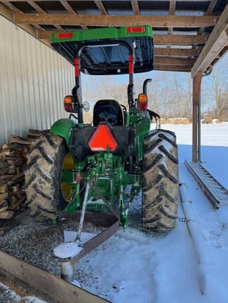 Image of John Deere 5060E equipment image 3