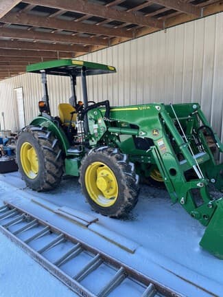 Image of John Deere 5060E equipment image 3