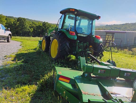 Image of John Deere 5060E equipment image 4