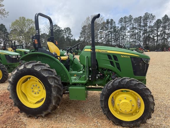 Image of John Deere 5060E equipment image 2