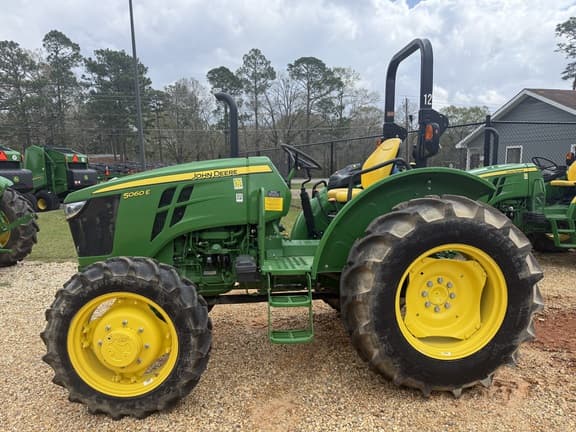 Image of John Deere 5060E Primary image