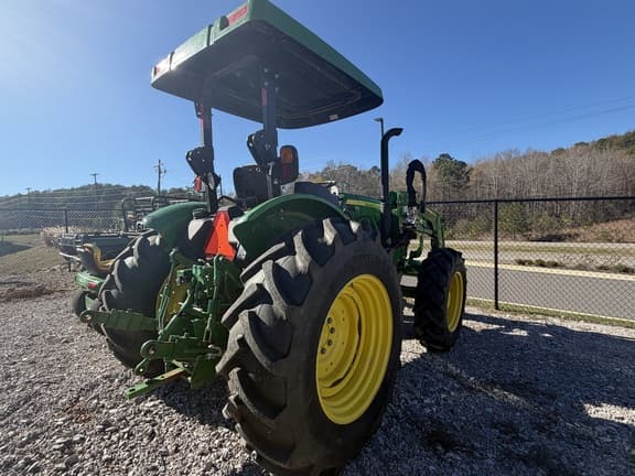 Image of John Deere 5060E equipment image 4