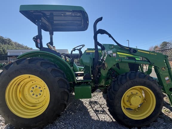 Image of John Deere 5060E equipment image 3