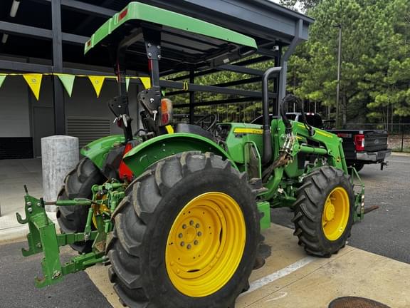 Image of John Deere 5060E equipment image 3