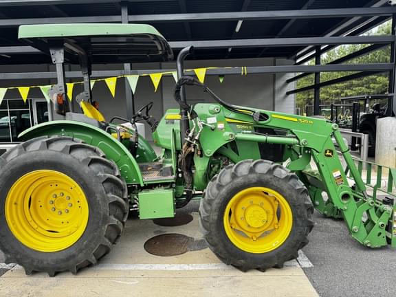 Image of John Deere 5060E equipment image 2