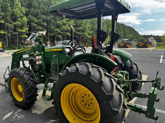 Image of John Deere 5060E equipment image 3