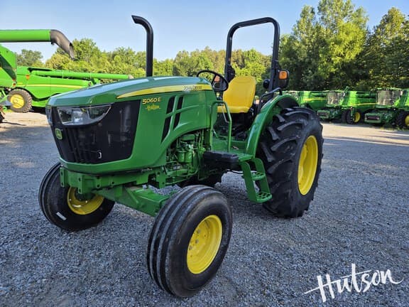 Image of John Deere 5060E equipment image 1