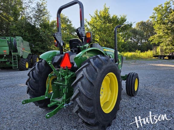 Image of John Deere 5060E equipment image 3