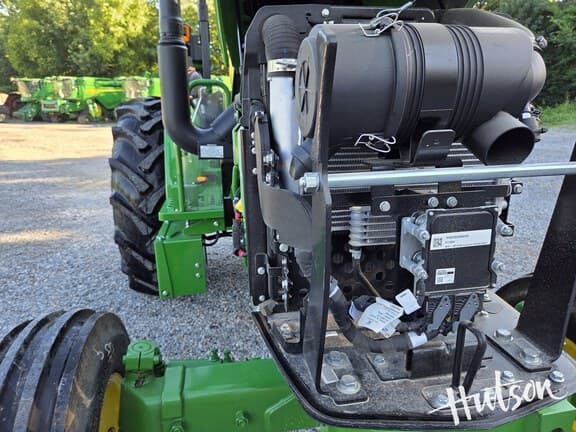 Image of John Deere 5060E equipment image 4