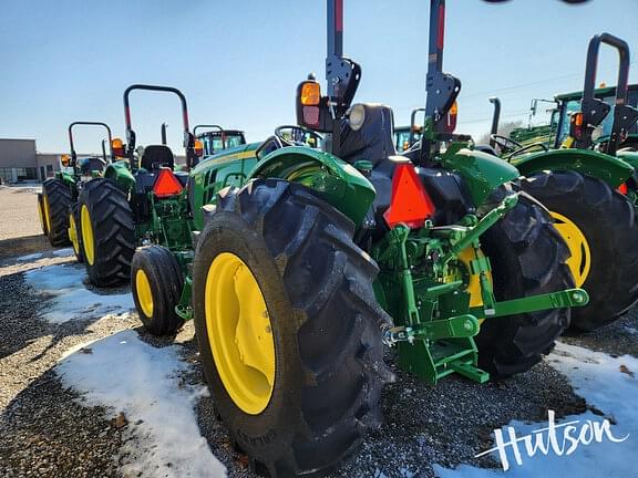 Image of John Deere 5060E equipment image 3