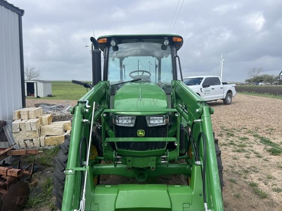 Image of John Deere 5060E equipment image 4