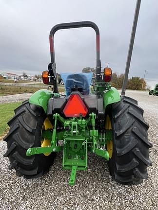 Image of John Deere 5060E equipment image 2