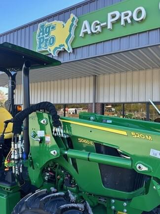 Image of John Deere 5060E equipment image 1