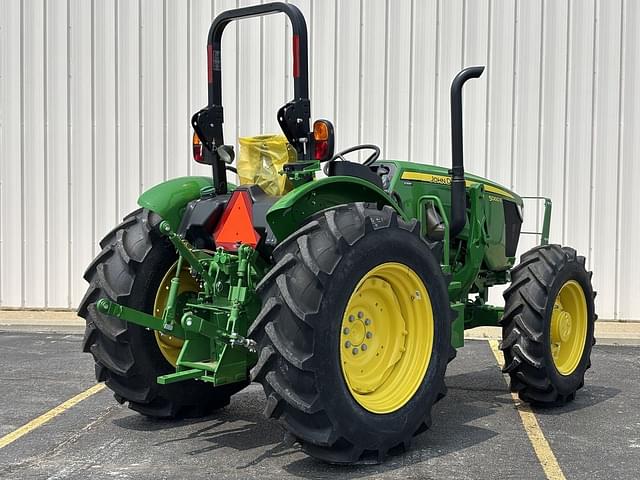 Image of John Deere 5060E equipment image 4