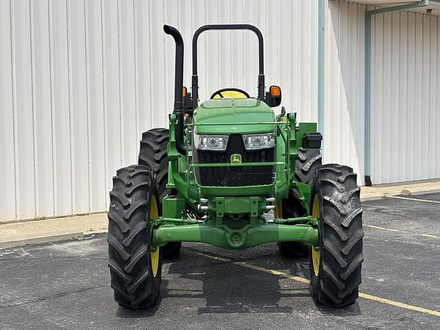 Image of John Deere 5060E equipment image 1