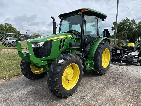 Image of John Deere 5060E Primary image