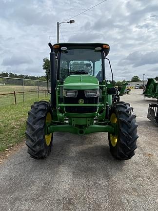 Image of John Deere 5060E equipment image 1