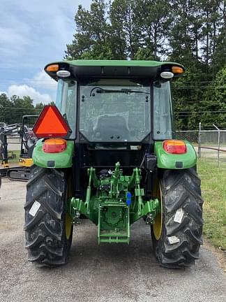 Image of John Deere 5060E equipment image 3